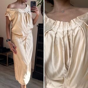 🌞Bottega Veneta Satin Beige Shiny Shift Silk-like Drape Elegant Dress Size 42🌜